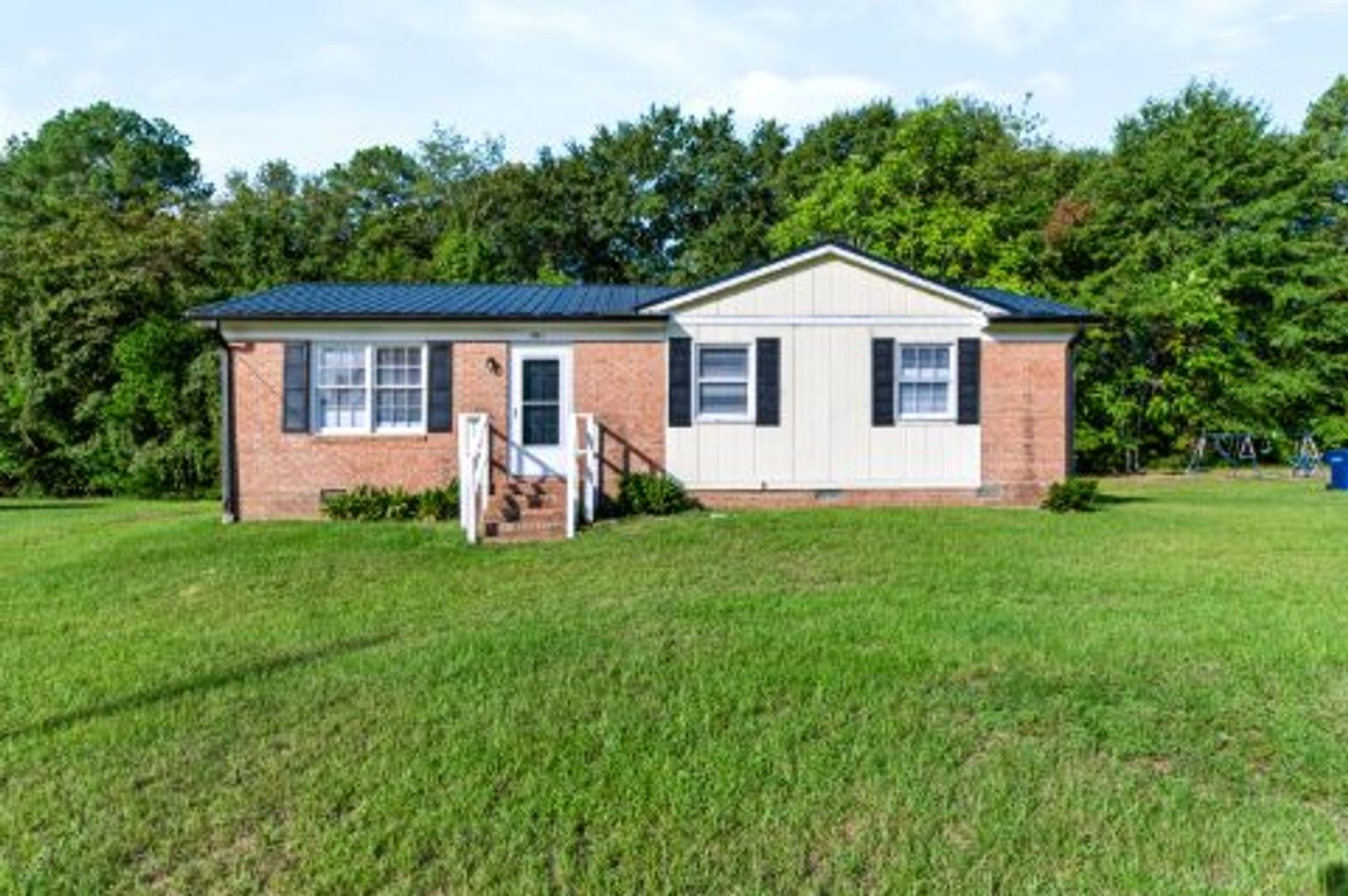 Sanford House: 2414 SHAWNEE CR.