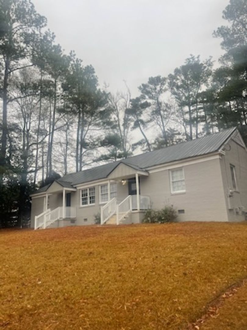 Sanford House: 706 N. Horner Blvd.