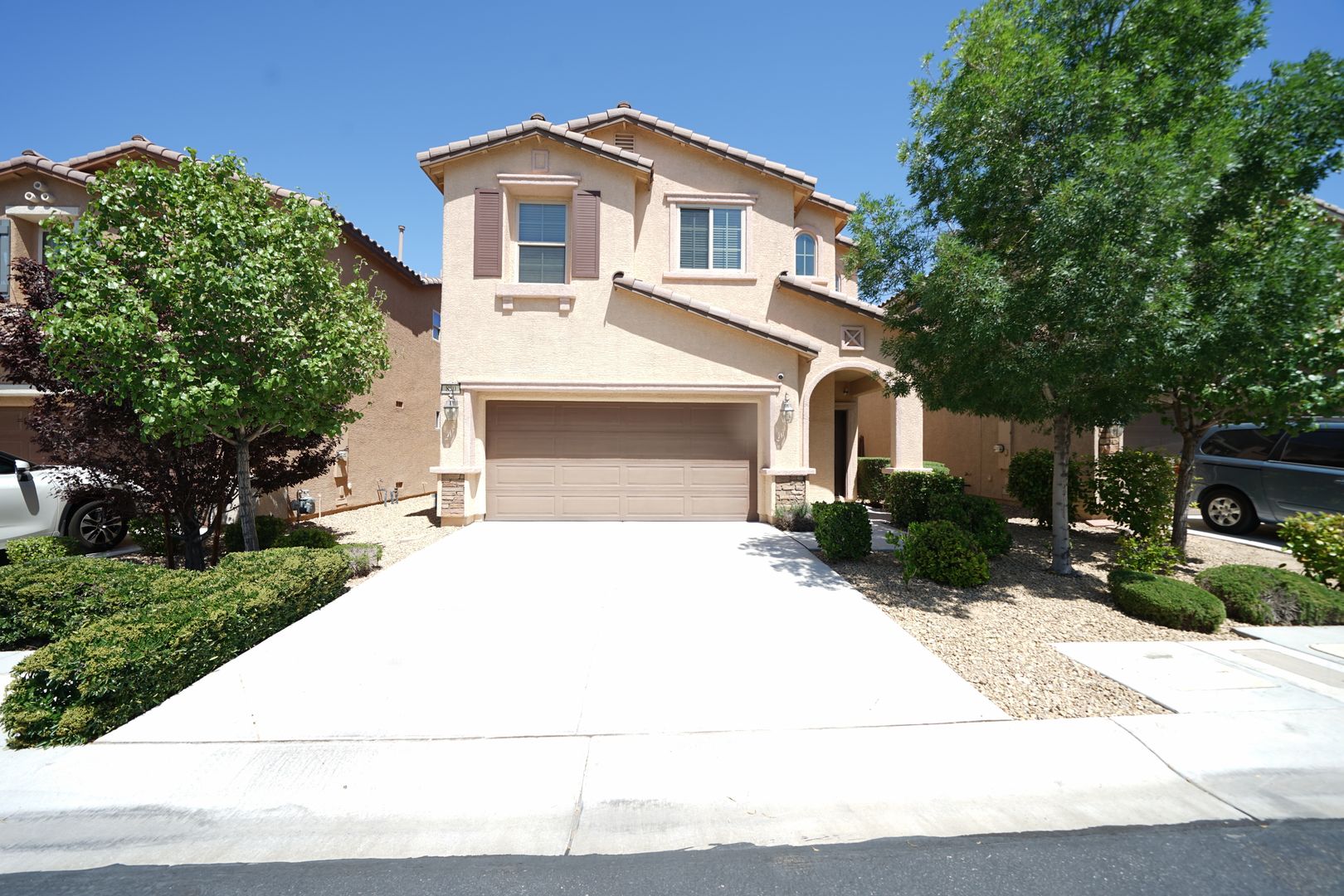 Las Vegas House: 880 Cool Aquamarine St