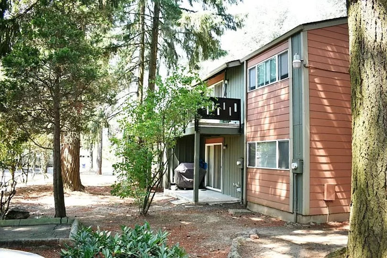 Gresham Apartment: 3129 NE 13th Street #27