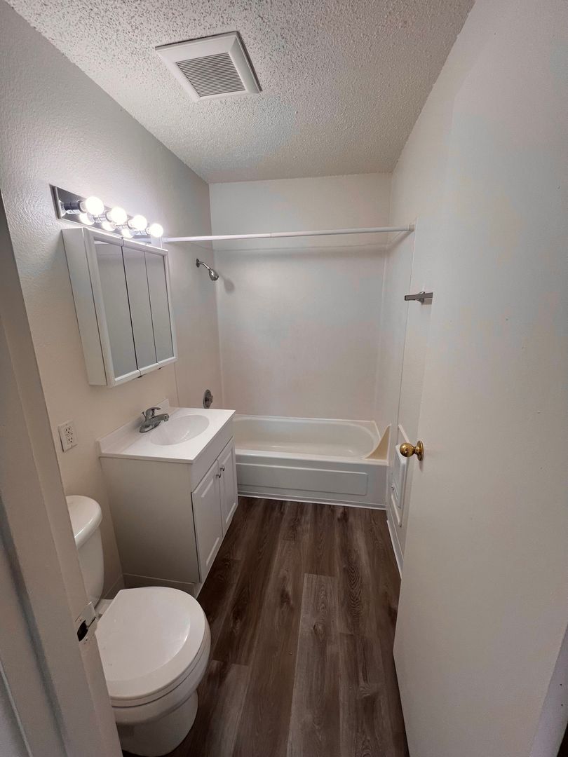 Milwaukie Apartment: 2946 SE Harrison St.