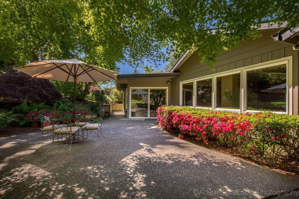 Portland House: 5370 SW 87th Avenue