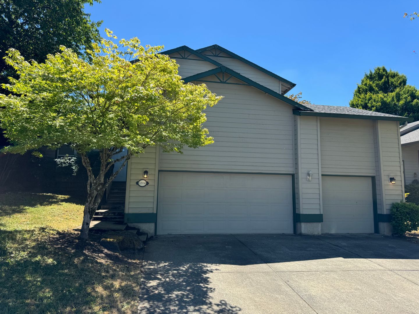 Tigard House: 12950 SW Mayview Way