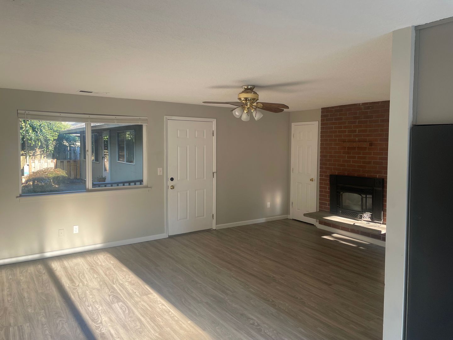 Gresham Apartment: 2425 - 2435 NE Division Street
