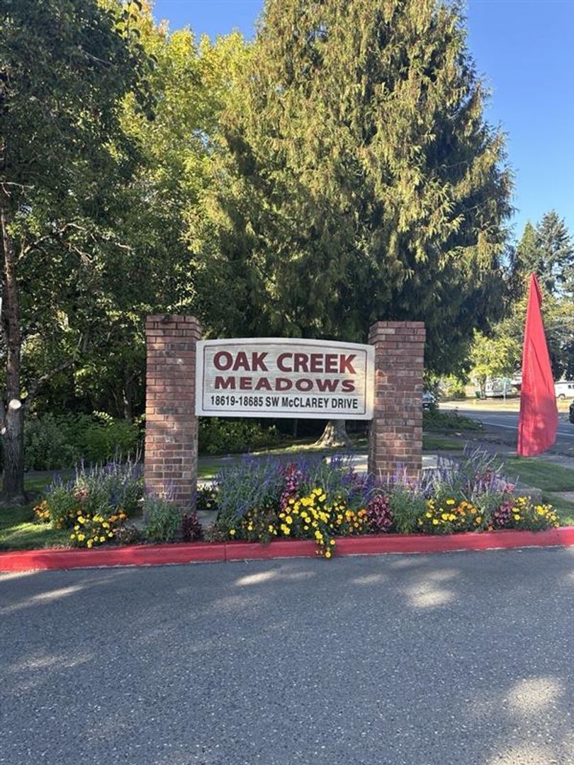 Aloha Apartment: 18619 SW McClarey Dr.