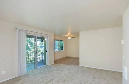 **Cozy Upstairs 3-Bedroom Available in July** – photo 1