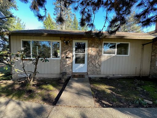 18770 NW Shadow Lane- MOVE-IN SPECIAL First Month's Rent FREE! Rock Creek Duplex – photo 1