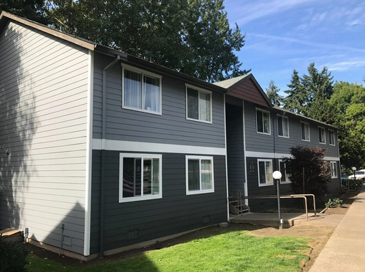 Cozy Upstairs 2-Bedroom Unit – photo 1