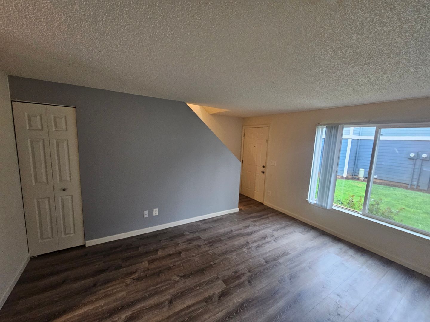 Oregon City Apartment: 469 Hilltop Avenue