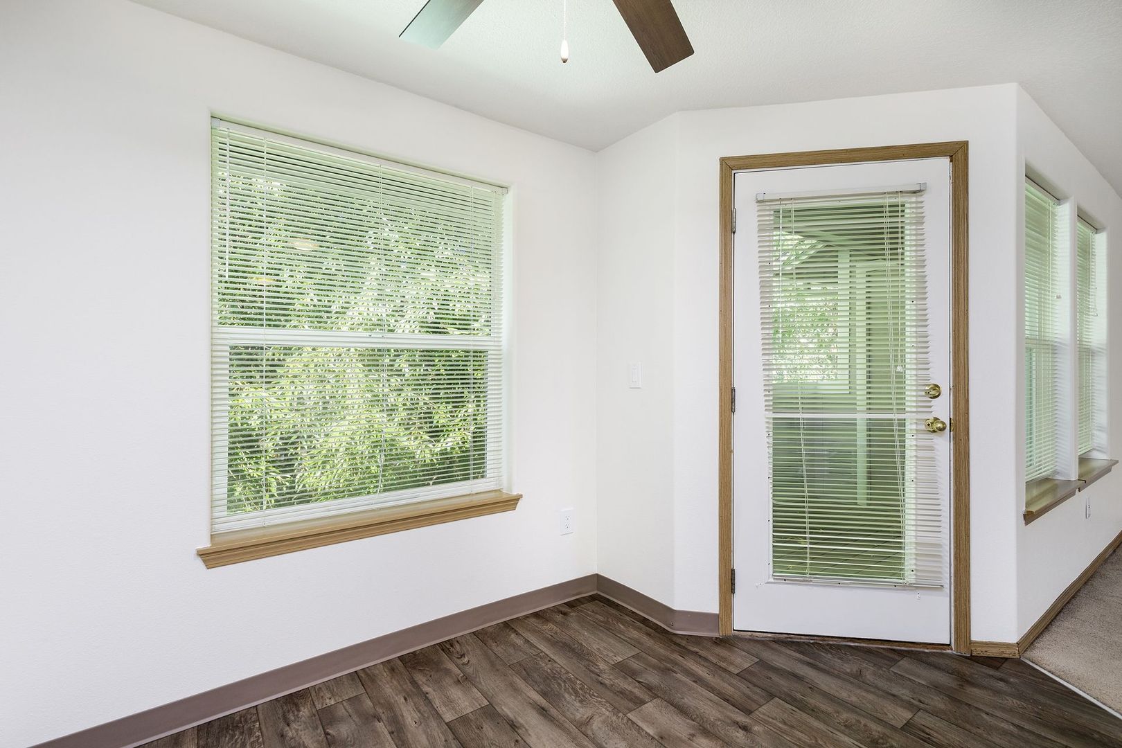 Aloha Apartment: 18619 SW McClarey Dr.