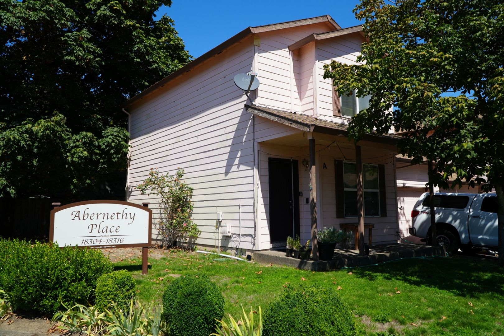 Milwaukie Apartment: 18304 SE Abernethy Ln.