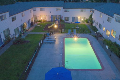 2 Bed 1 Bath Rental at 1777 Maple St., #17, West Linn, OR – photo 1