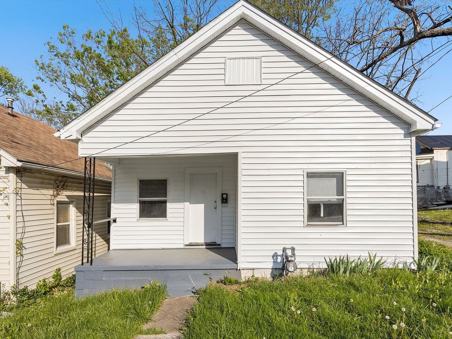 Winchester House: 39 S Highland St