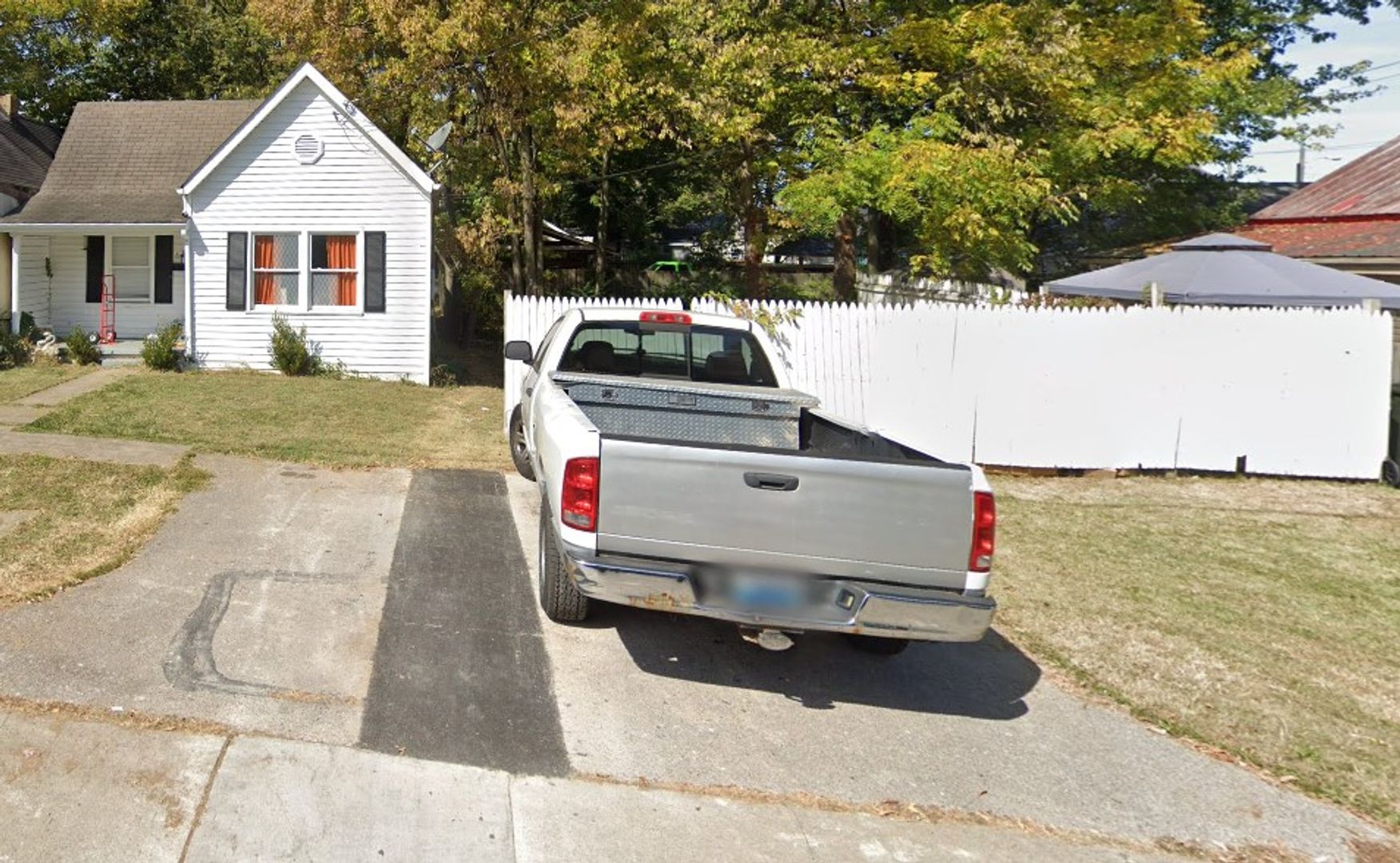 Lexington House: 663 Shropshire Ave