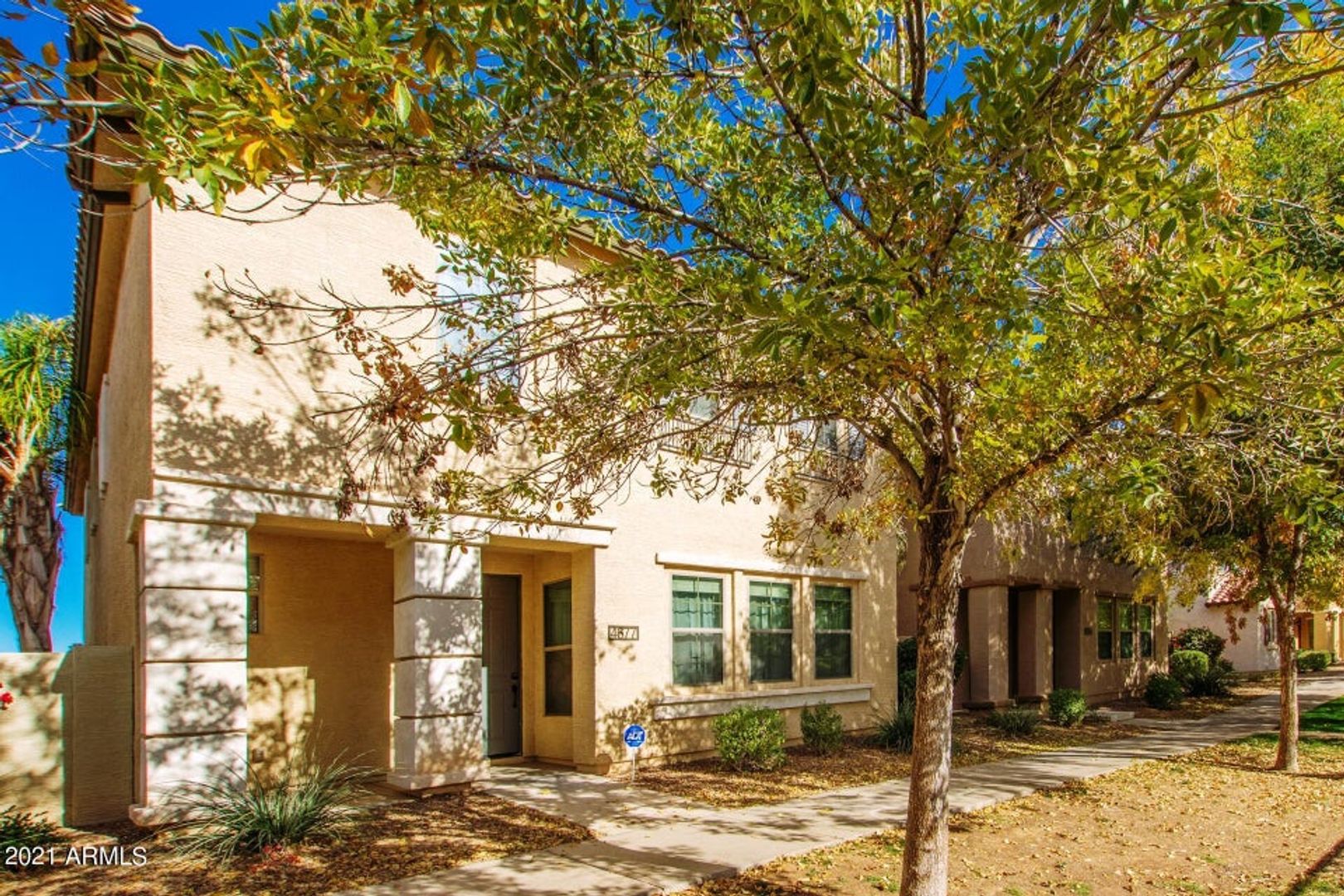 Gilbert House: 4677 E Wildhorse Drive