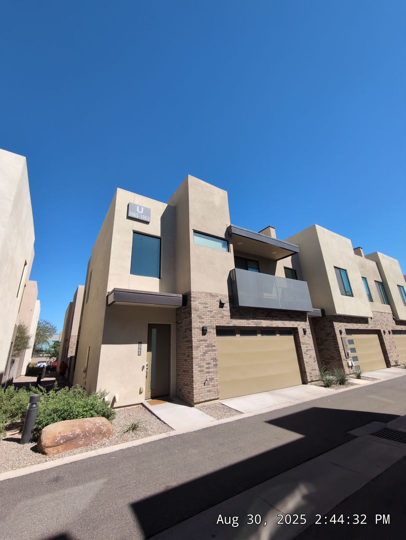 Tempe Townhome: 901 S Smith Rd