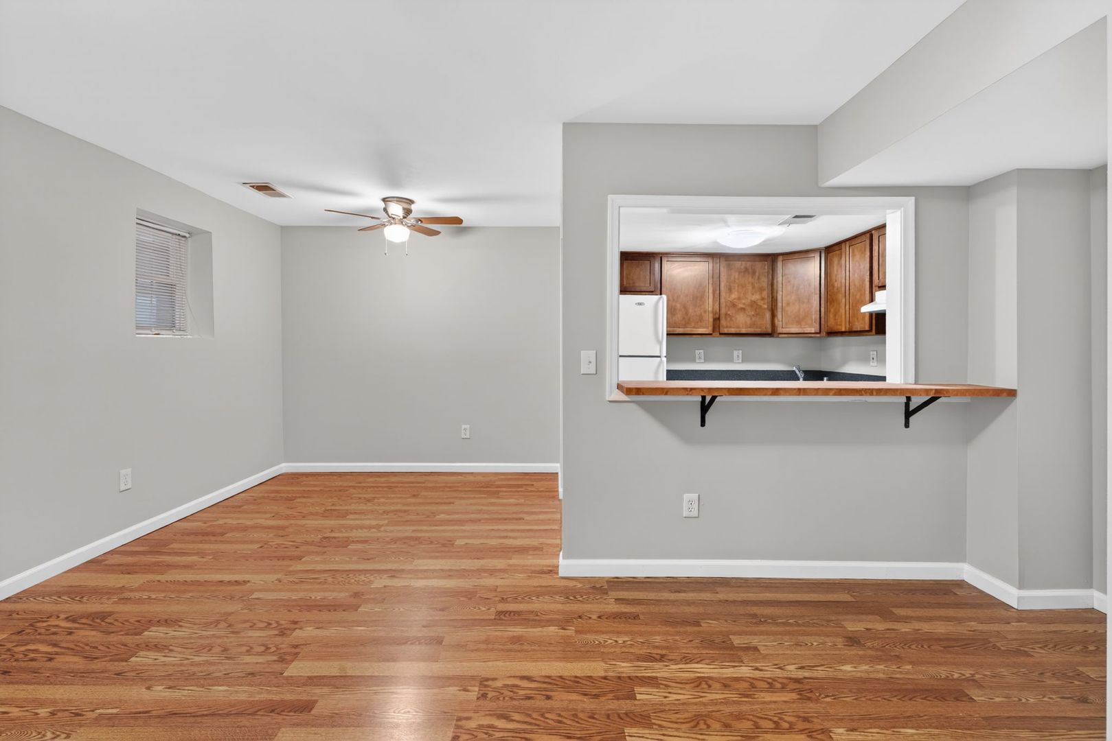 Washington Condo: 429 Kenyon St NW Unit T2