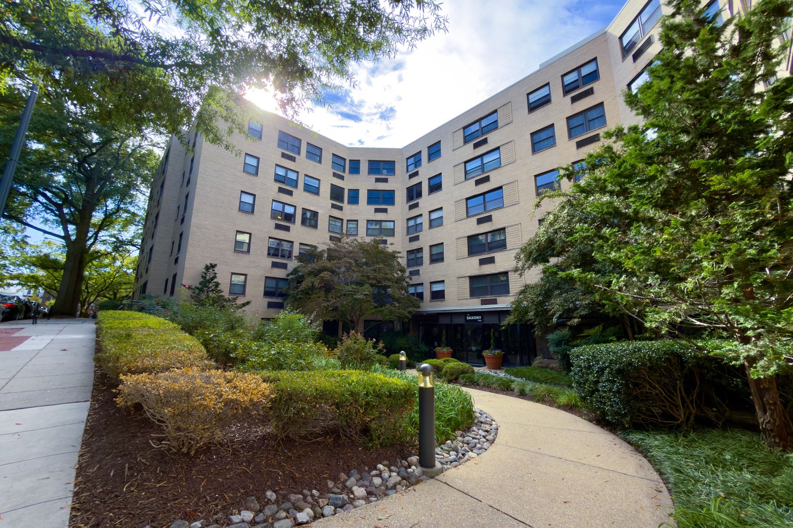 Washington Condo: 1801 Clydesdale Pl NW