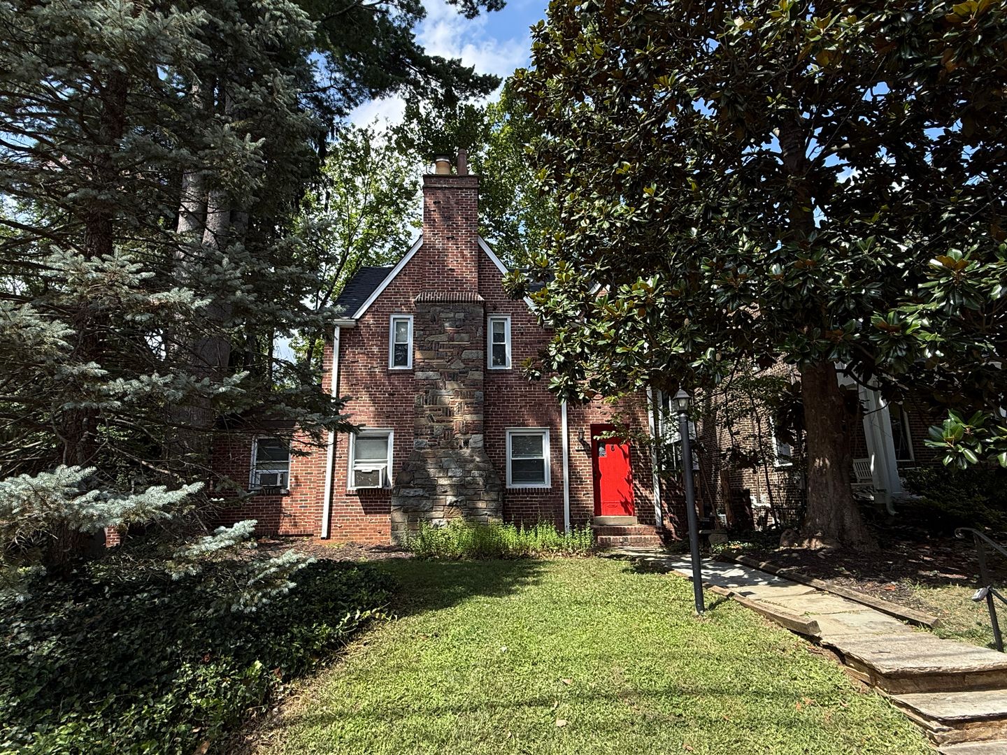 Washington House: 4409 Brandywine St NW