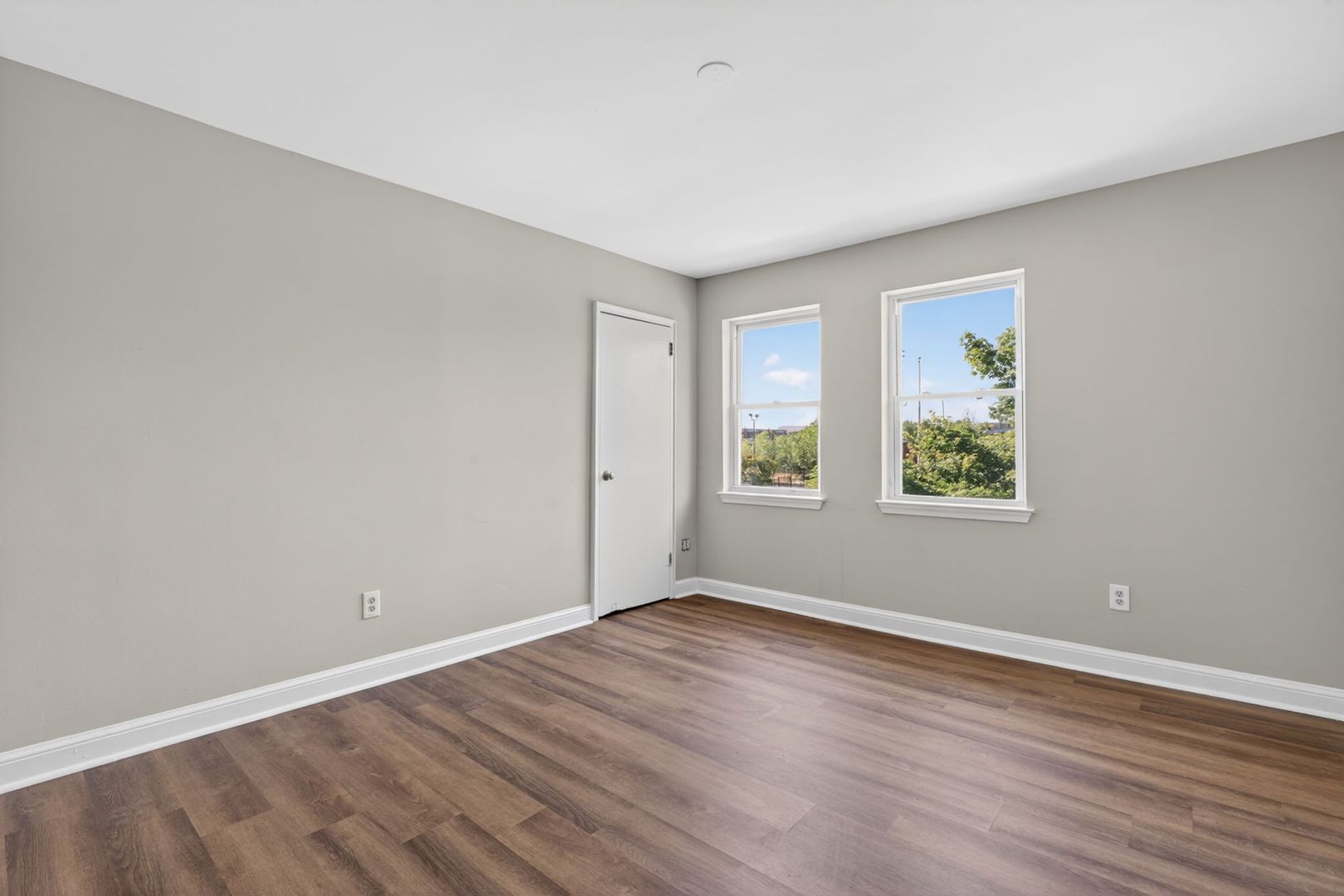 Washignton Townhome: 1714 Gales St NE
