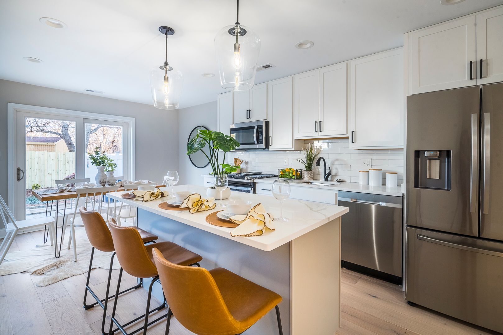 Natural-Light Stunner Near Eastern Market & Riverwalk