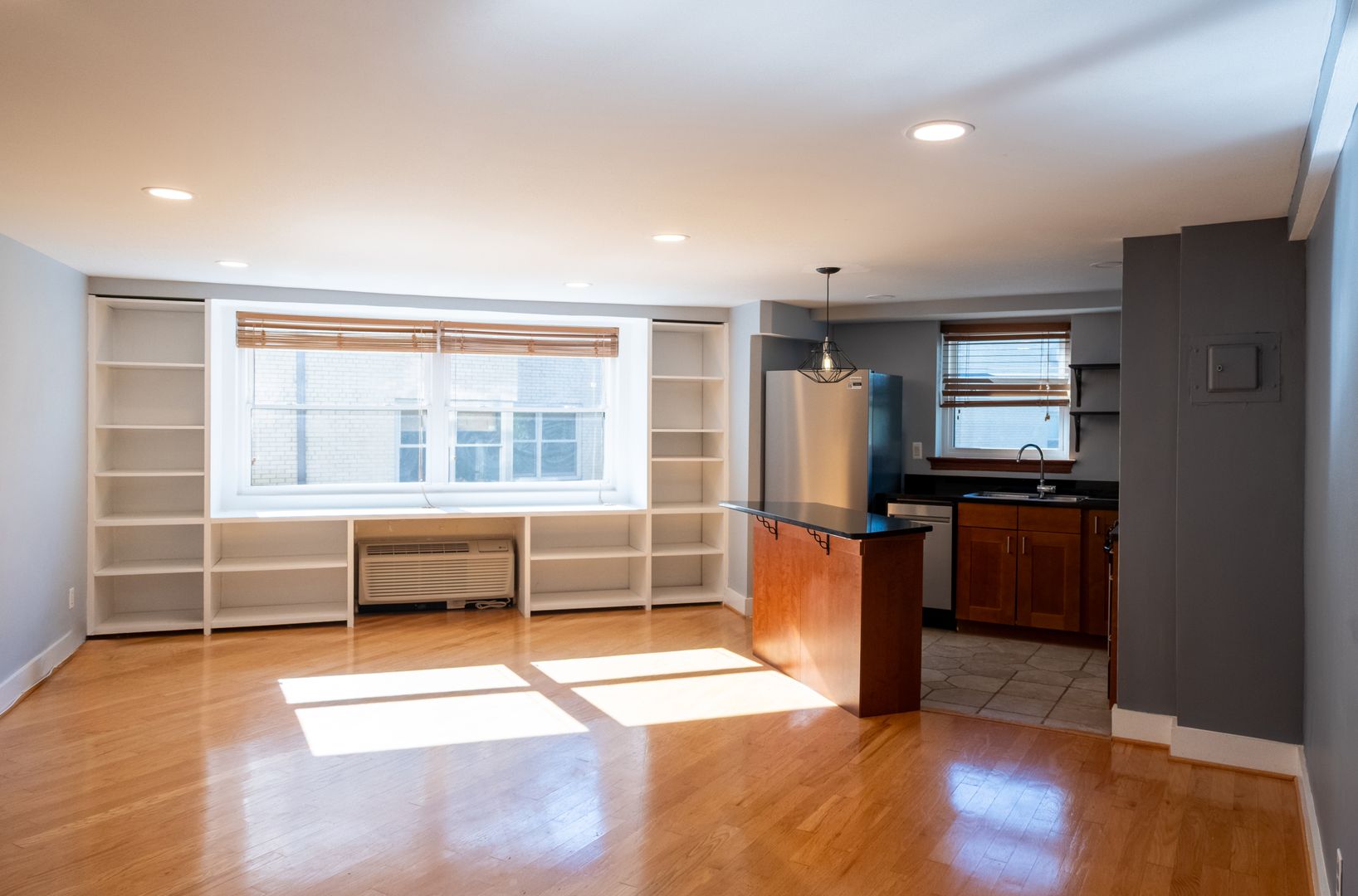Washington Condo: 1801 Clydesdale Pl NW