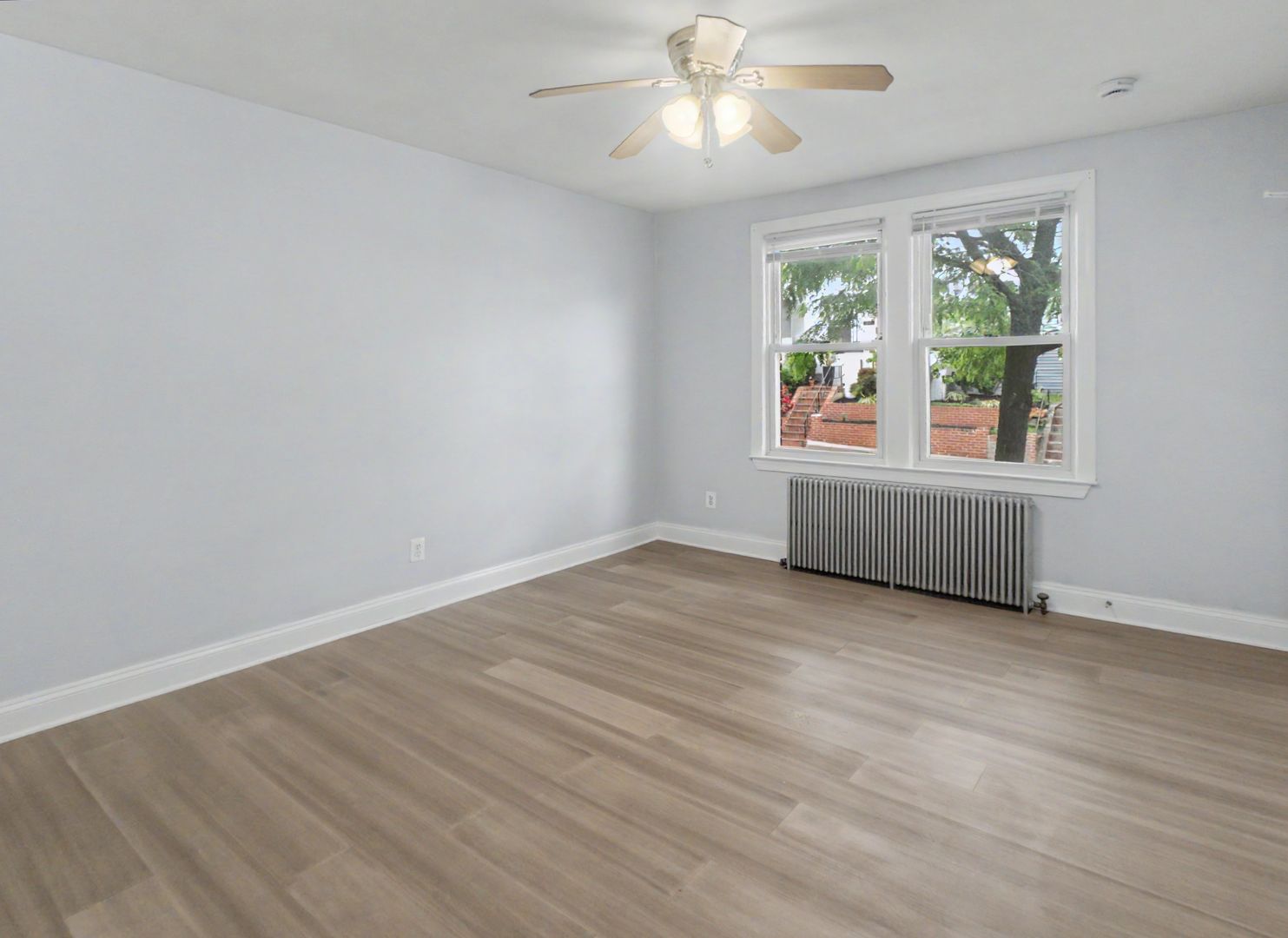 Washington Apartment: 3542 6th St NW