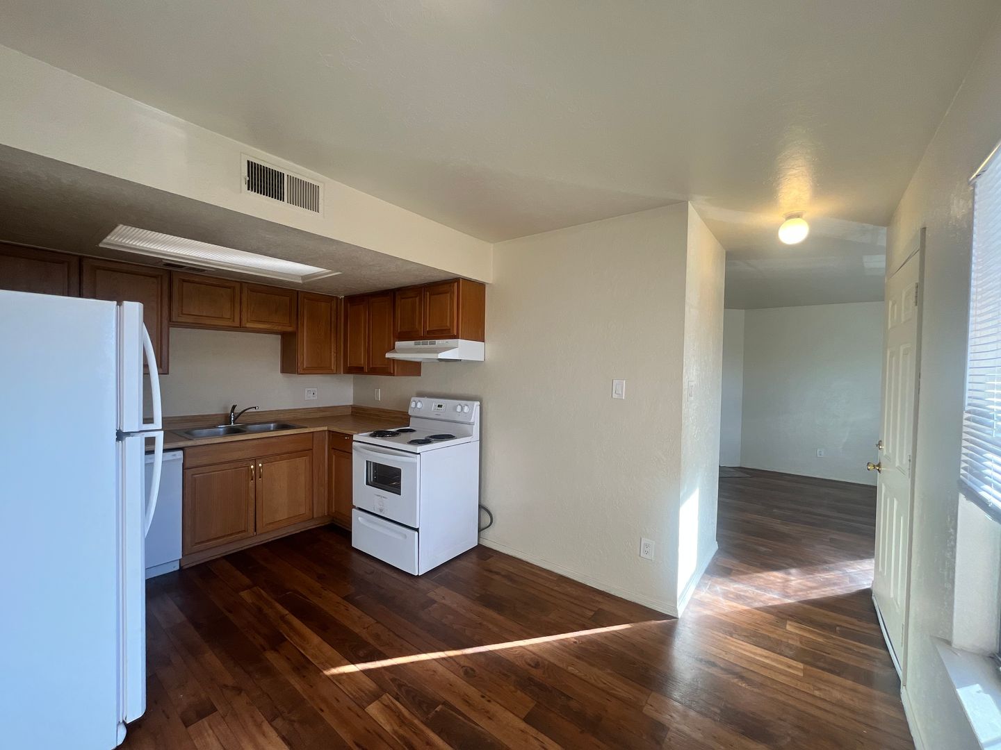 Rio Rancho Apartment: 1020 Meadowlark CT. SE