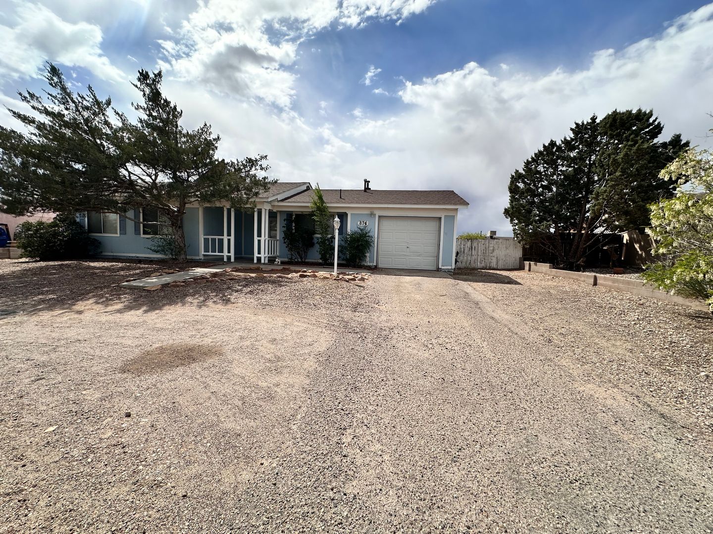 Rio Rancho House: 874 Baltic Ave SE