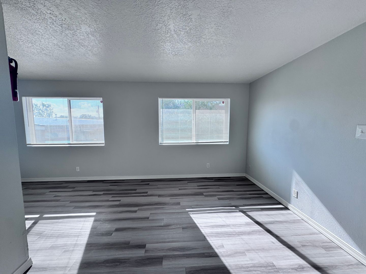 Los Lunas Apartment: 250 Village Dr
