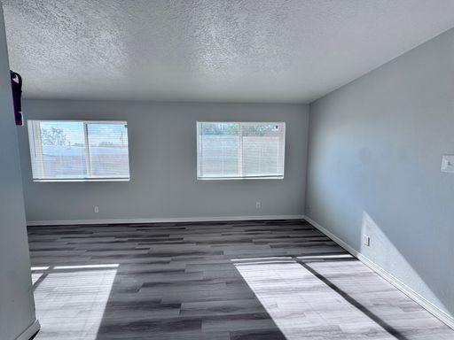 2 bedroom 1 bathroom near RailRunner Station