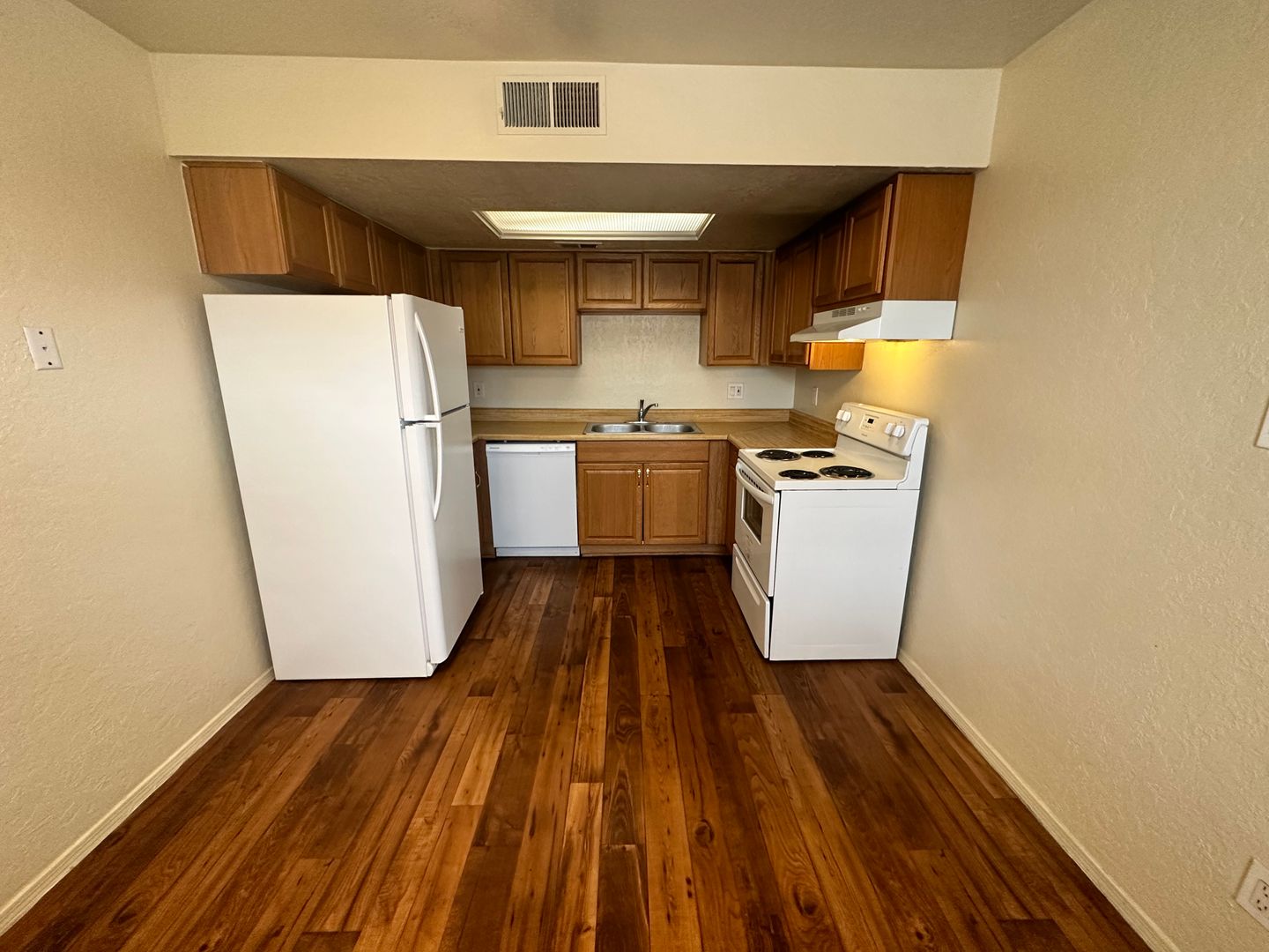 Rio Rancho Apartment: 1020 Meadowlark CT. SE