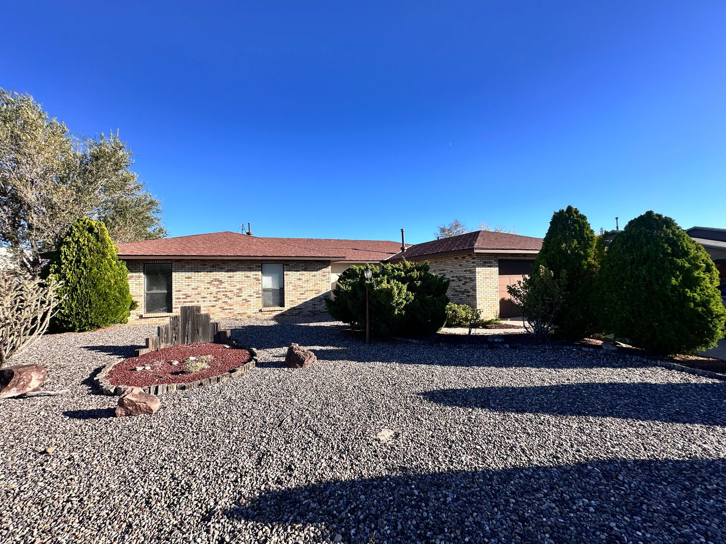 Rio Rancho House: 639 Baltic Ave SE