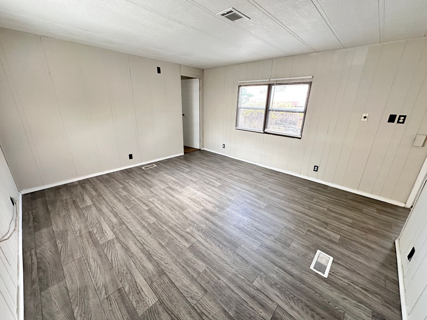Rio Rancho Apartment: 85 Darlene Road SE