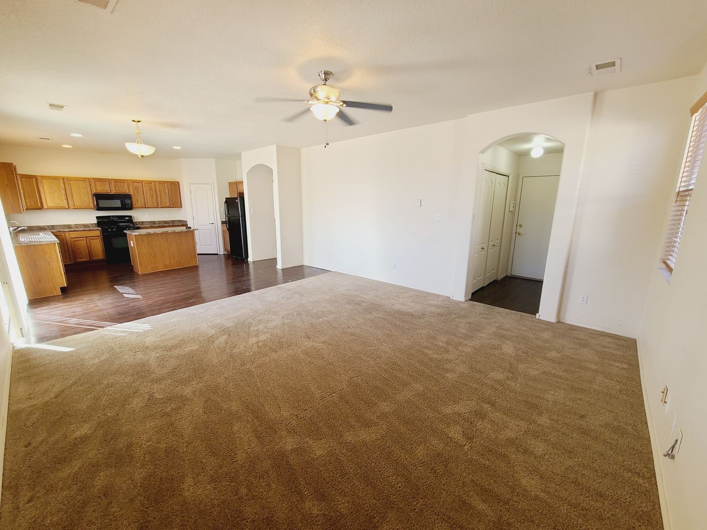 MOVE IN SPECIAL! 1/2 off 1st months rent! Spacious 3 bed 2.5 bath home in Huning Ranch!