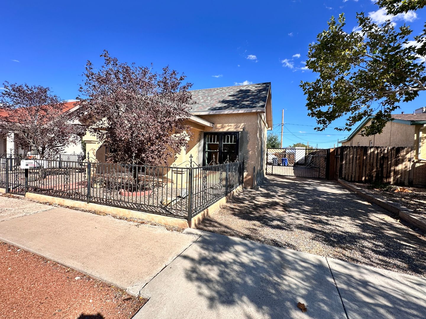 Albuquerque House: 1508 7th St NW