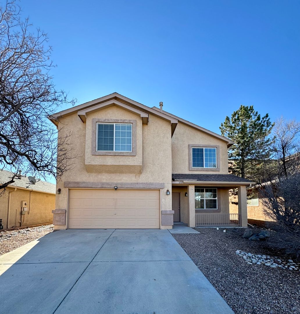 Los Lunas House: 470 Blue Sage