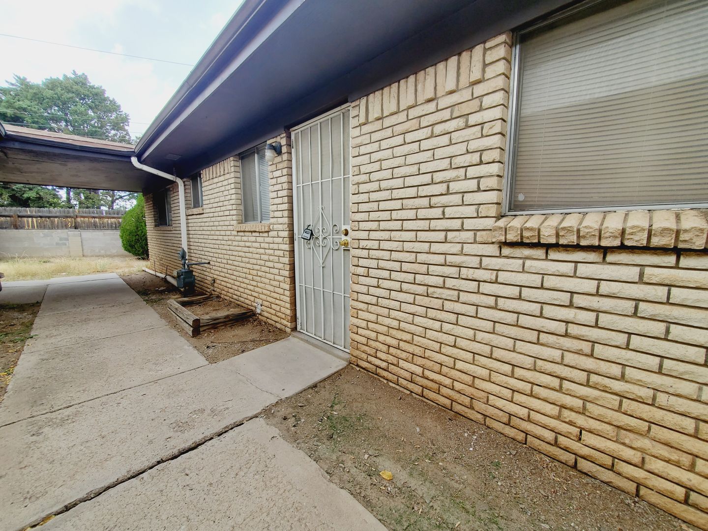 Albuquerque Apartment: 3215 Morris Street NE