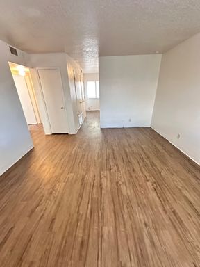 Move in Special! 2 Bedroom, 1 Bath, Single Story Apartment – photo 1