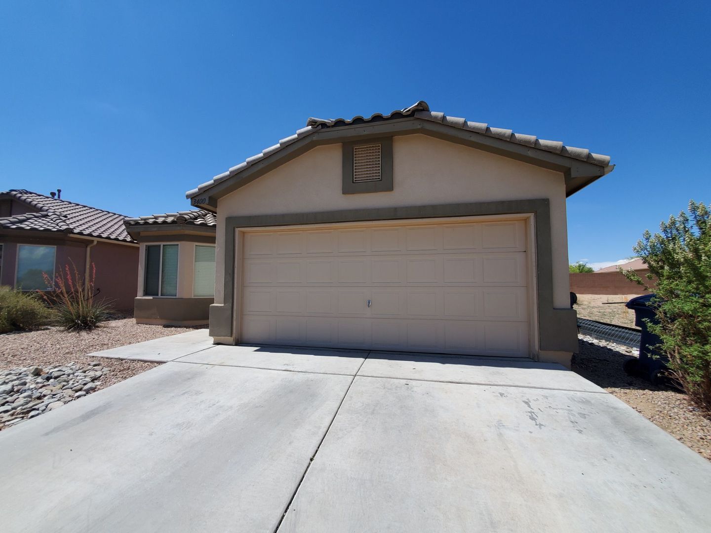 Los Lunas House: 3400 Prairie Sage Street SW