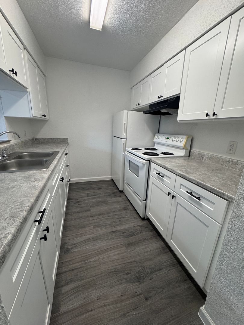Houston Apartment: 9310 Long Point