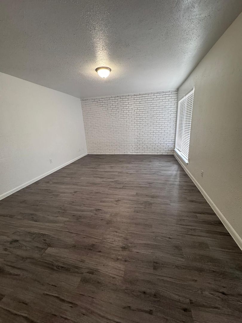 Houston Apartment: 9310 Long Point