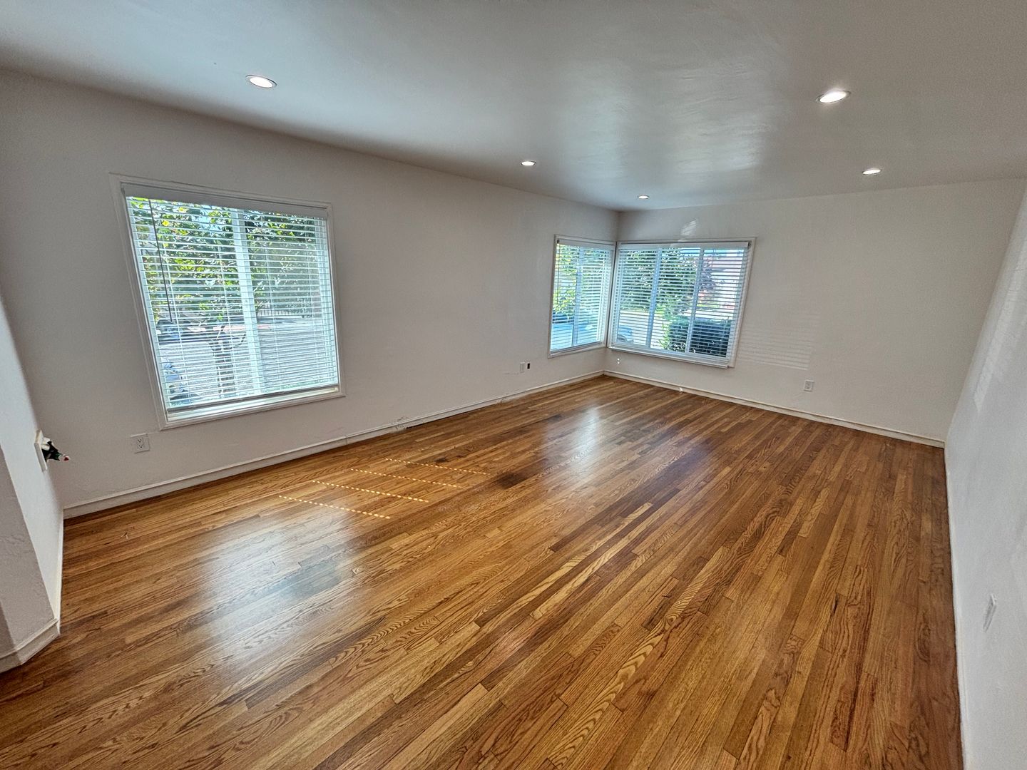 Oakland House: 2305 Legion Ave