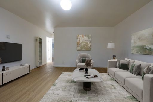 Spacious 2BR Apartment Berkeley | $2,270 | Renovated | Se Habla Español – photo 1