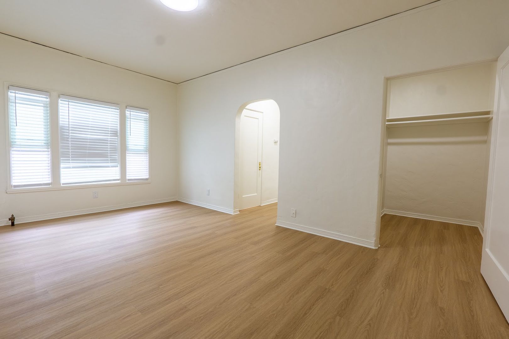 Oakland Apartment: 715 40th St