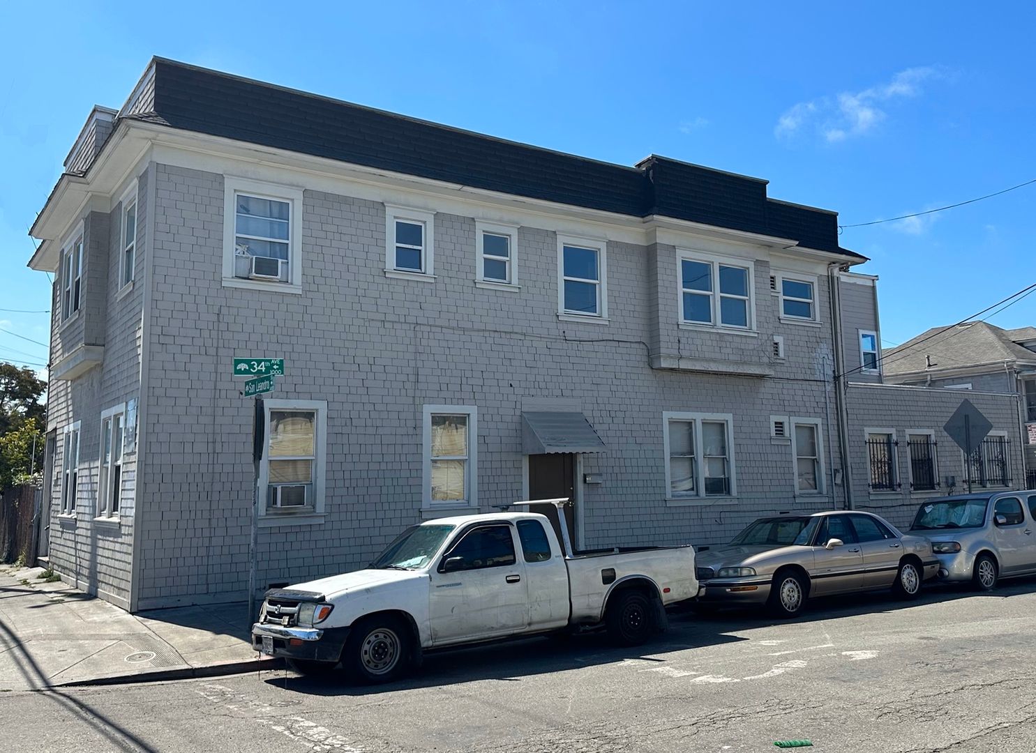 Oakland Apartment: 3403 San Leandro Street