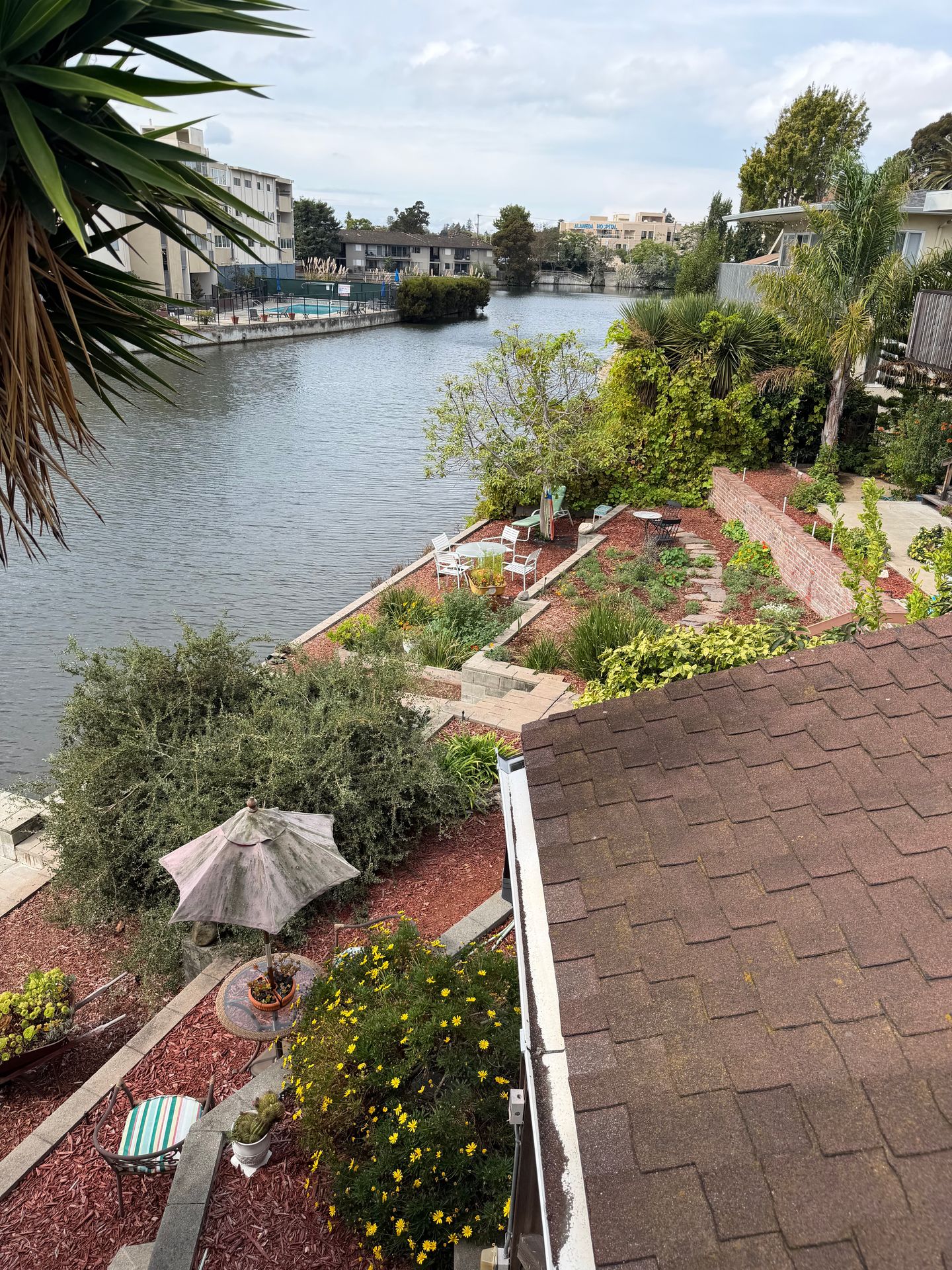 Alameda Apartment: 863-G Walnut Street