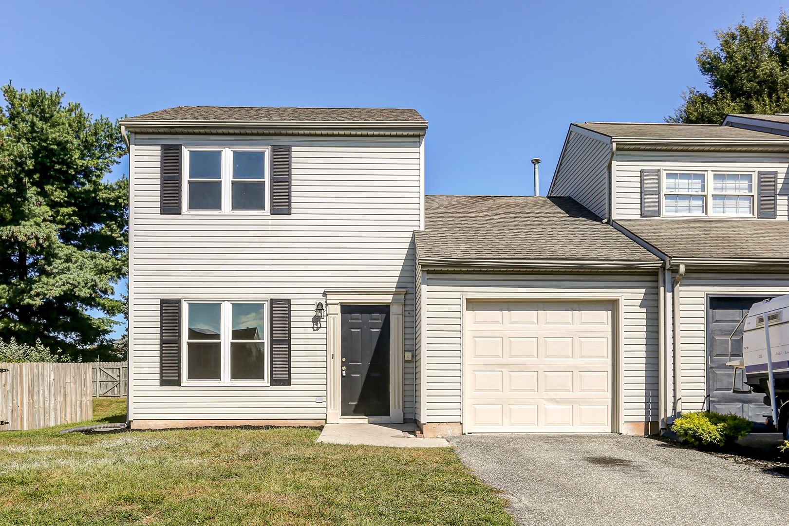 Dover House: 3040 Solar Dr