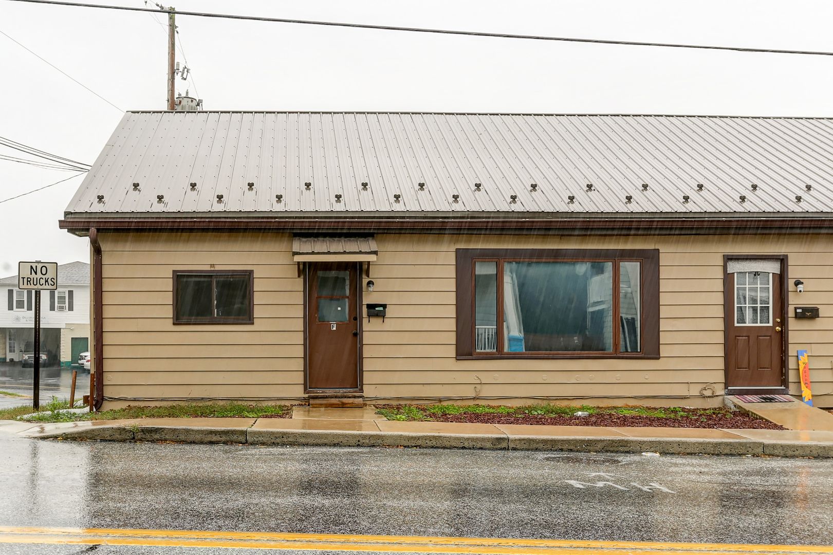 Dillsburg Apartment: 11 N Chestnut St