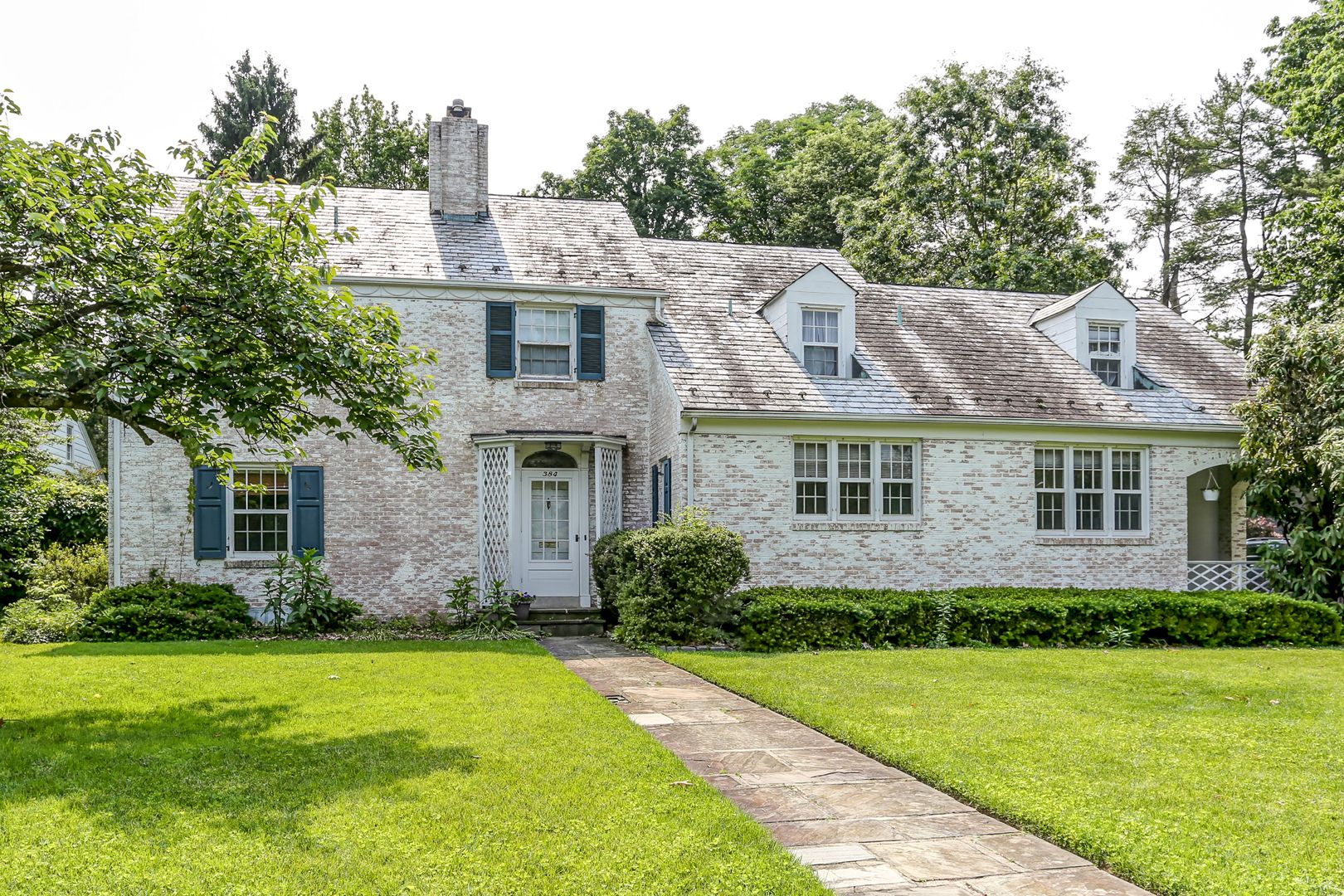 Camp Hill House: 384 N 26th St